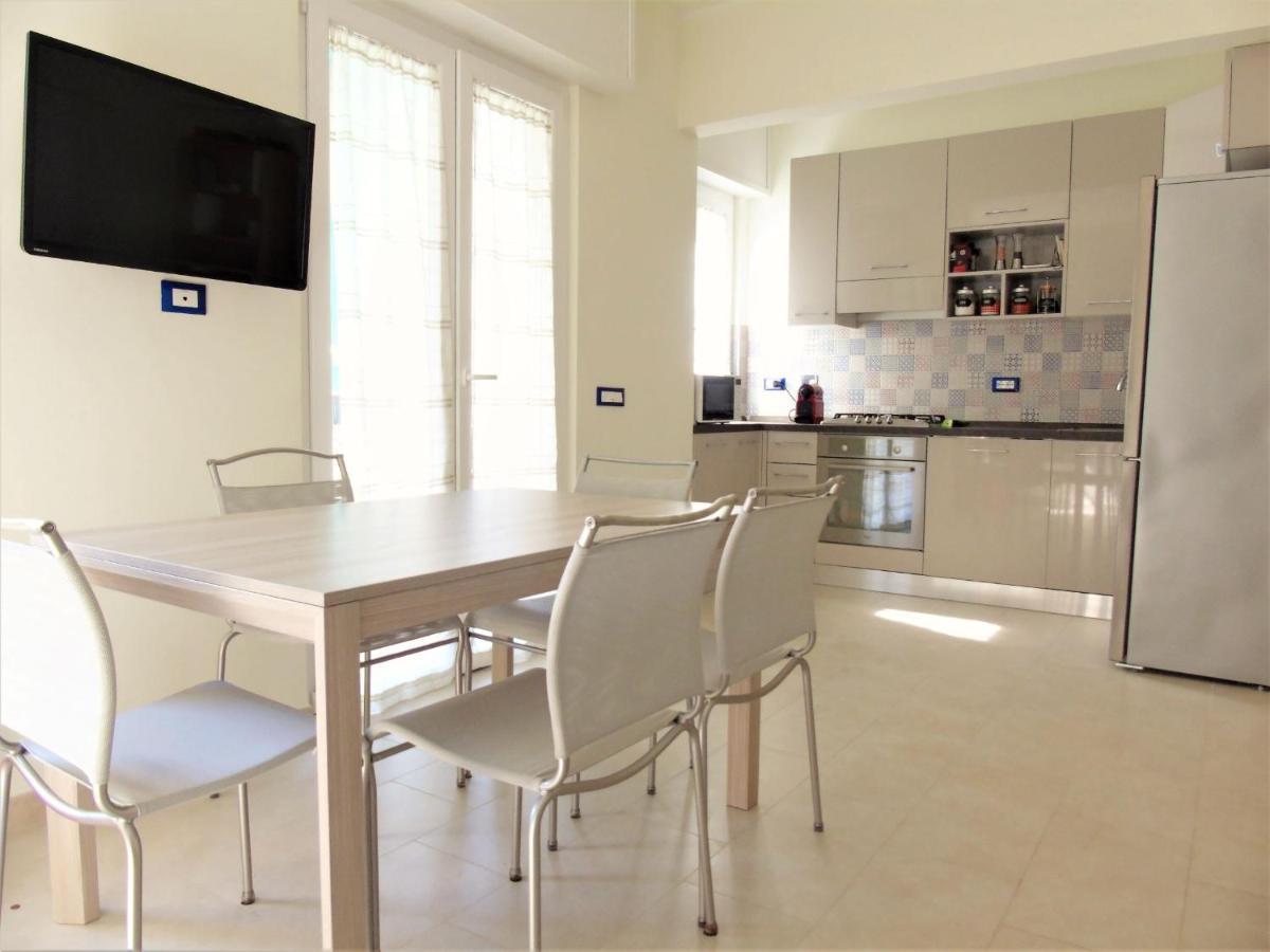 Pietra Home, Posto Auto, Ac ,Wifi, 150Mt Dal Mare Pietra Ligure Bagian luar foto