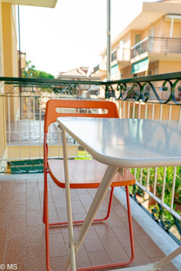 Pietra Home, Posto Auto, Ac ,Wifi, 150Mt Dal Mare Pietra Ligure Bagian luar foto