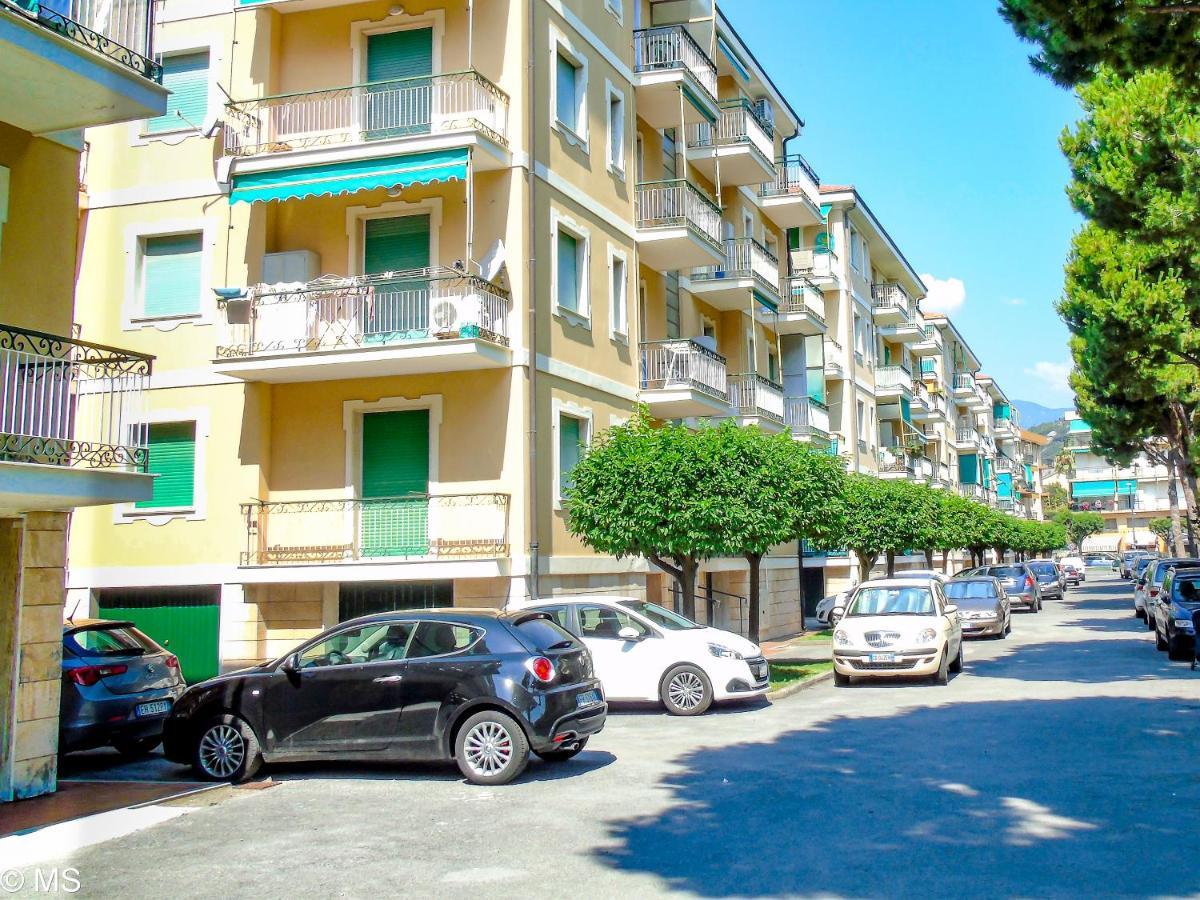 Pietra Home, Posto Auto, Ac ,Wifi, 150Mt Dal Mare Pietra Ligure Bagian luar foto
