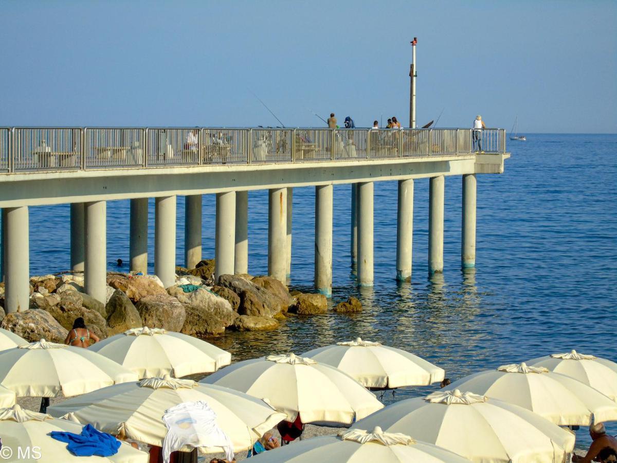 Pietra Home, Posto Auto, Ac ,Wifi, 150Mt Dal Mare Pietra Ligure Bagian luar foto