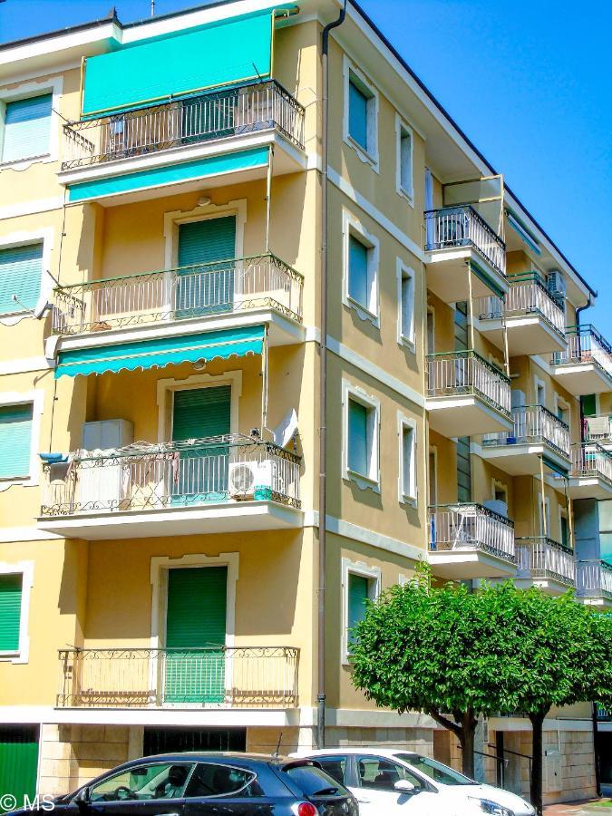 Pietra Home, Posto Auto, Ac ,Wifi, 150Mt Dal Mare Pietra Ligure Bagian luar foto